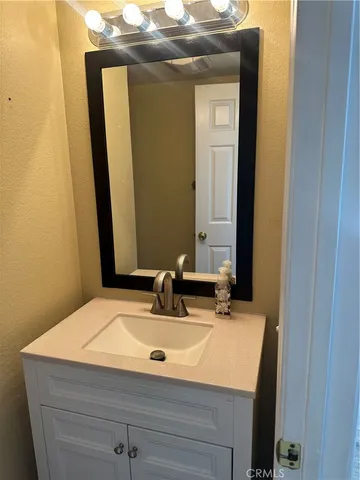 $3,650 | 8941 Carnation Drive, Corona, CA 92883