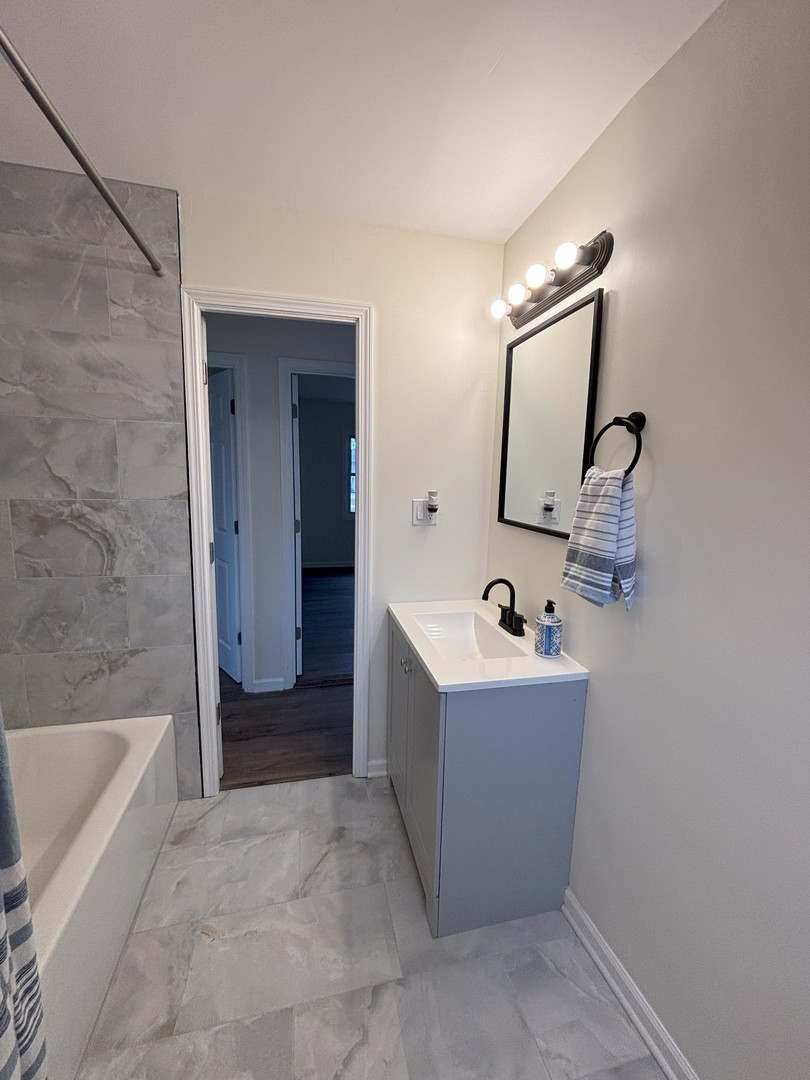 2403 Manor Lane McHenry, IL 60051 - Photo 11 of 15