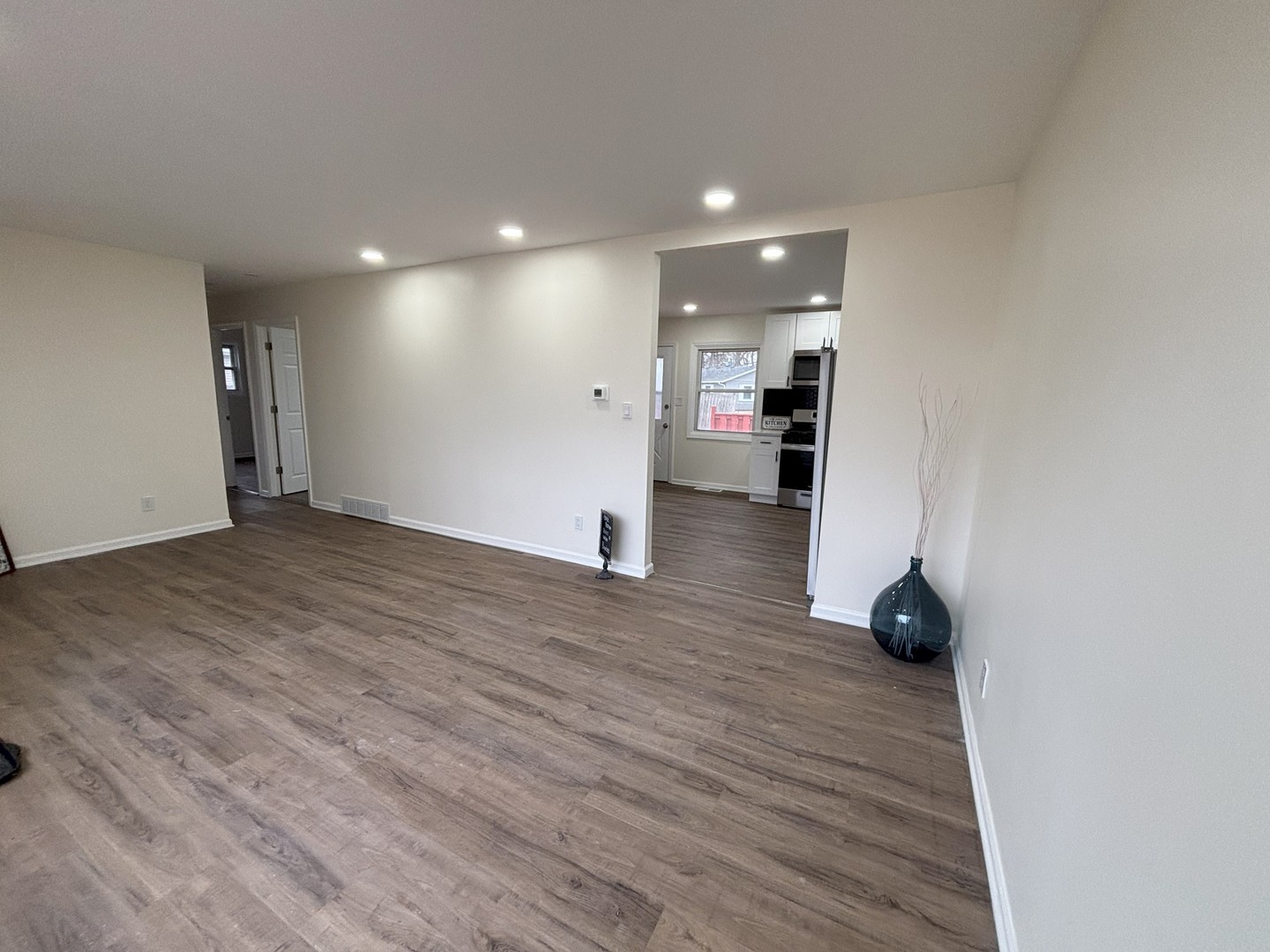 2403 Manor Lane McHenry, IL 60051 - Photo 3 of 15