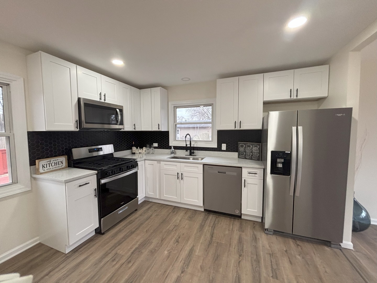 2403 Manor Lane McHenry, IL 60051 - Photo 4 of 15