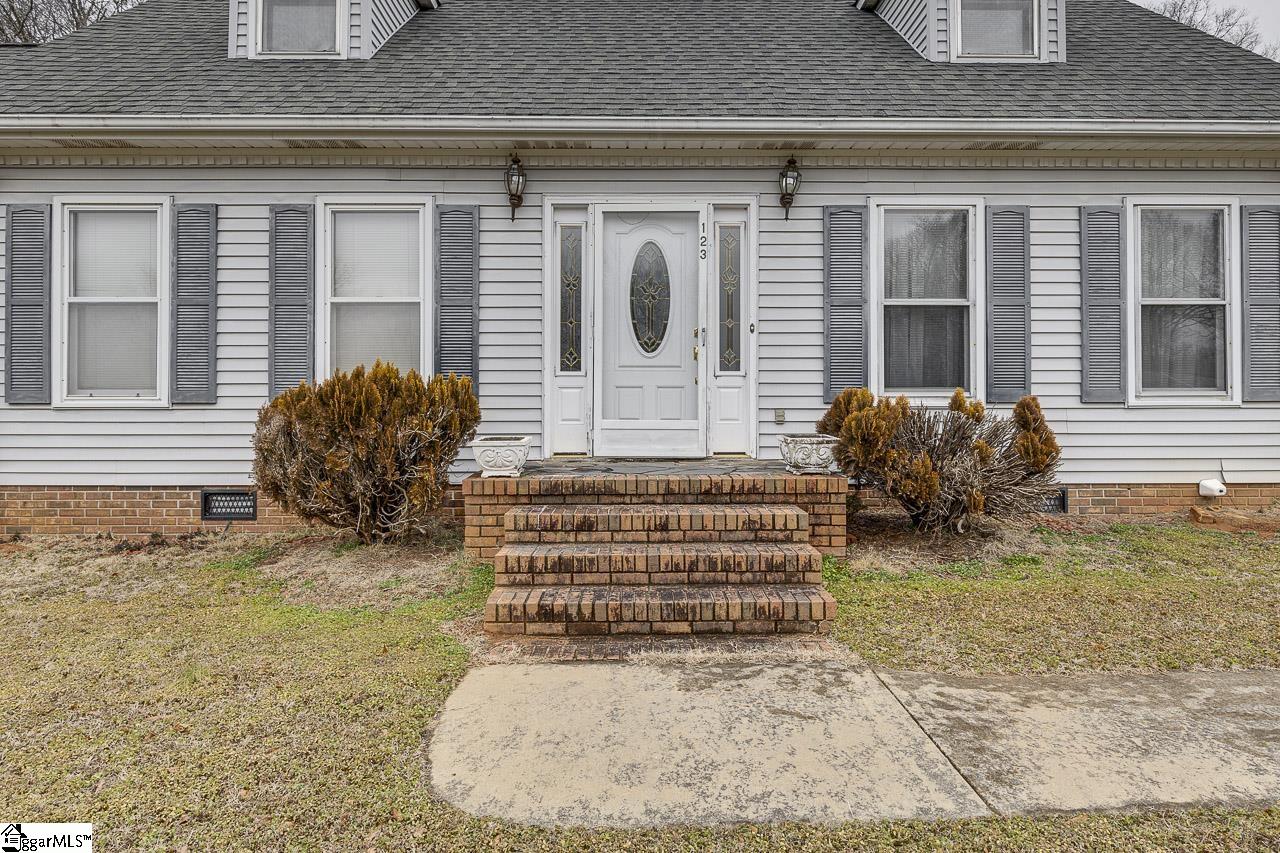 123 Victoria Way Piedmont, SC 29673 - Photo 4 of 41 Gallery Image 4