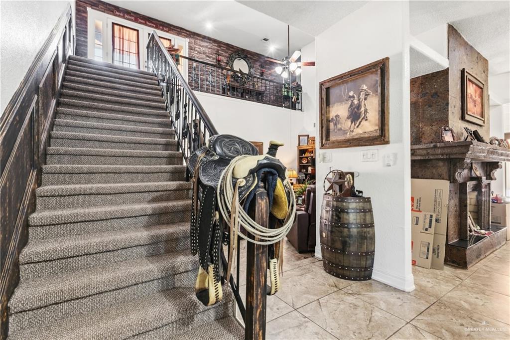 301 Cardinal Avenue McAllen, TX 78504 - Photo 13 of 17 a view of entryway and hall