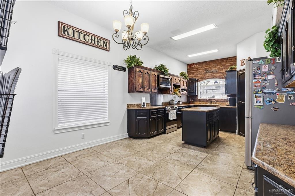 301 Cardinal Avenue McAllen, TX 78504 - Photo 8 of 17