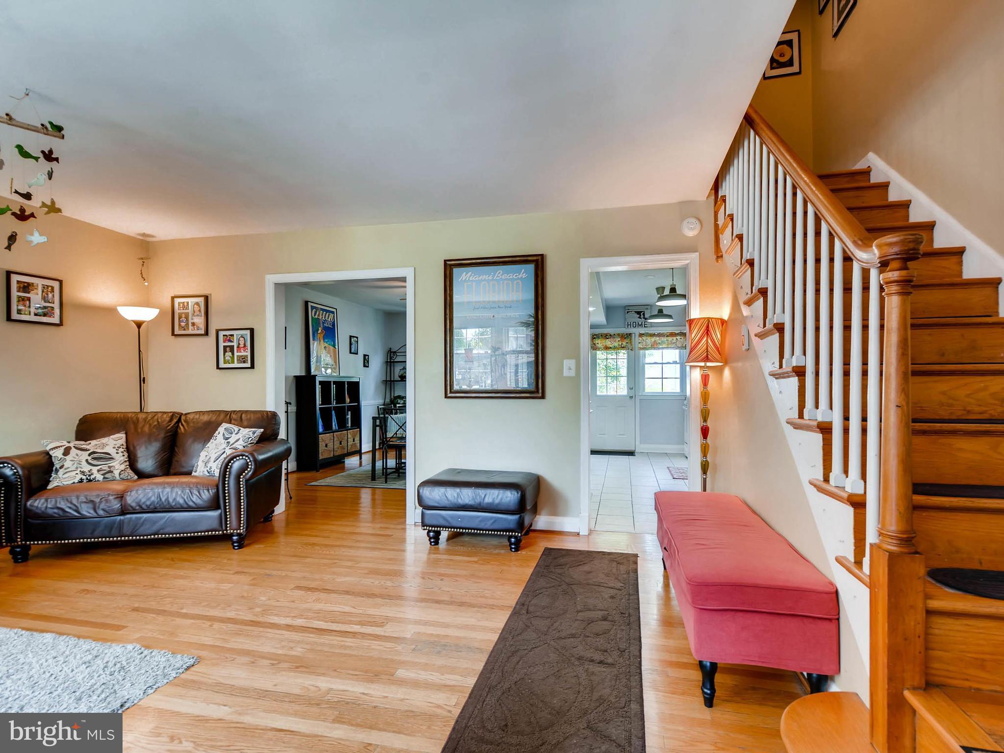 202 Blenheim Road Baltimore, MD 21212 - Photo 7 of 30 Living Room w/ stairs to your right