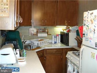 1300 Farrington Road Philadelphia, PA 19151 - Photo 4 of 12 Kitchen