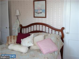 1300 Farrington Road Philadelphia, PA 19151 - Photo 6 of 12 Bedroom - Main