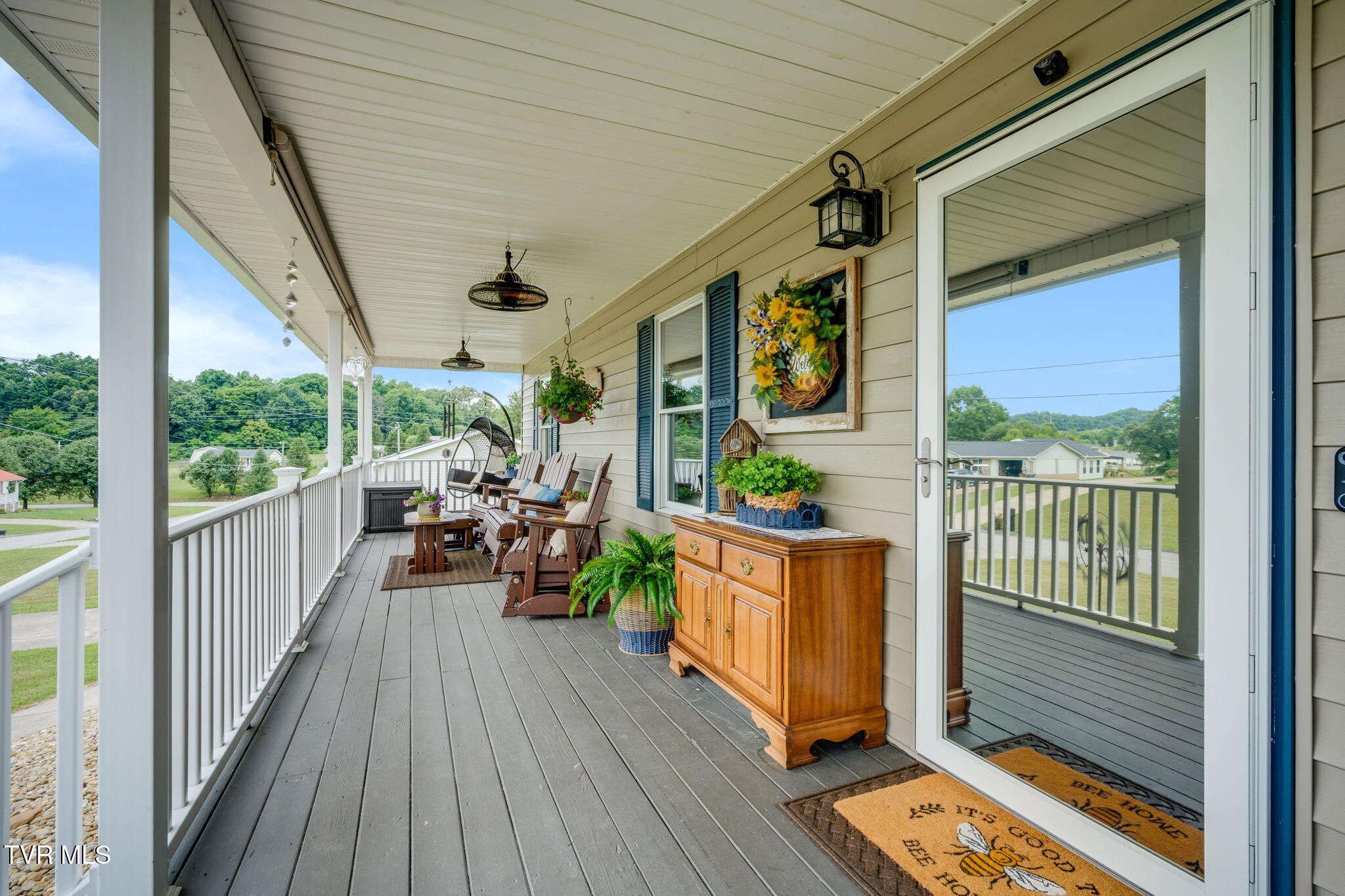 69 Pine Ridge Drive Afton, TN 37616 - Photo 4 of 38 004 (23)
