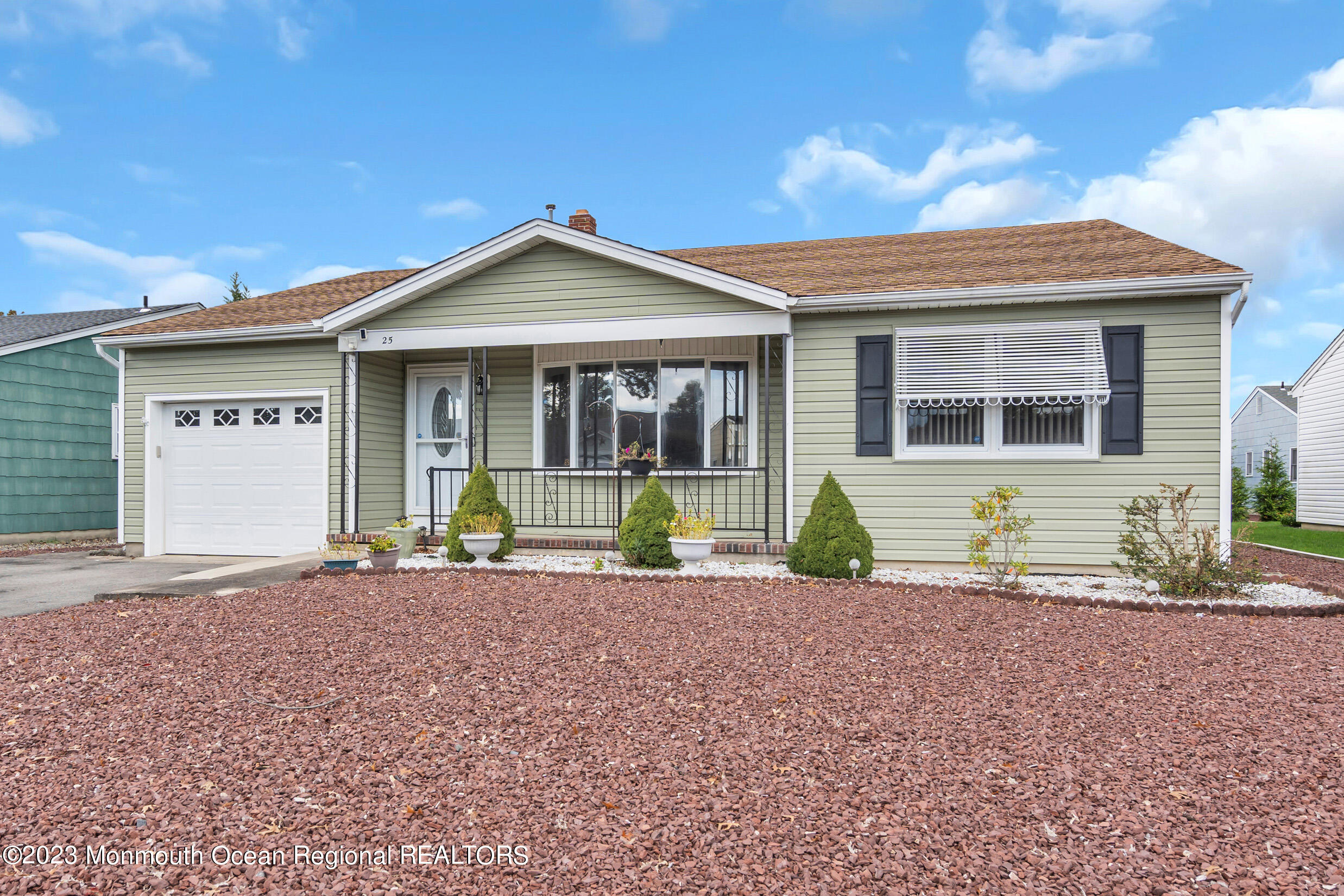 25 Jericho Road Toms River, NJ 08757 - Photo 1 of 39 1 (1)