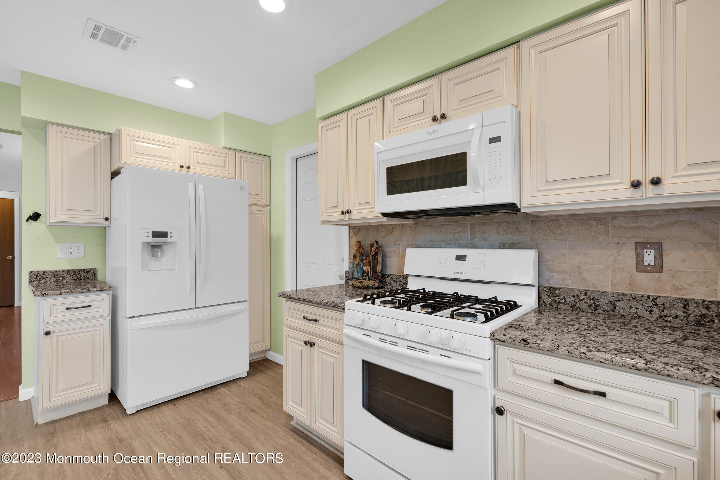 25 Jericho Road Toms River, NJ 08757 - Photo 24 of 39 5 (16)