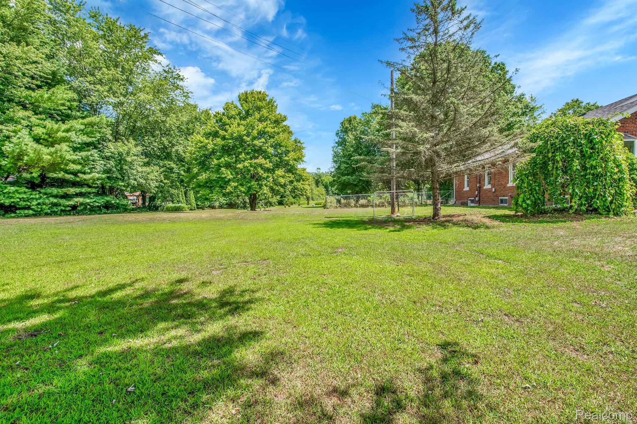 21875 Dickinson Road New Boston, MI 48164 - Photo 30 of 36 Gallery Image 30