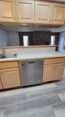 $2,350 | 655 Robinwood Drive, Troy, MI 48083