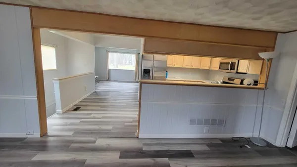 $2,350 | 655 Robinwood Drive, Troy, MI 48083