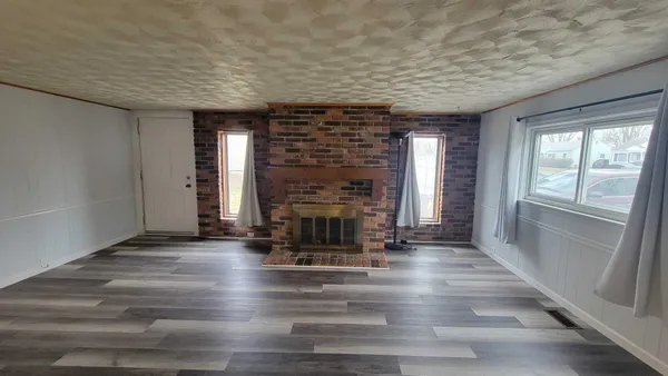 $2,350 | 655 Robinwood Drive, Troy, MI 48083