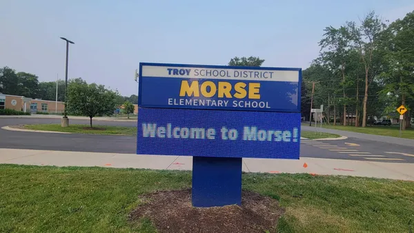 $2,350 | 655 Robinwood Drive, Troy, MI 48083