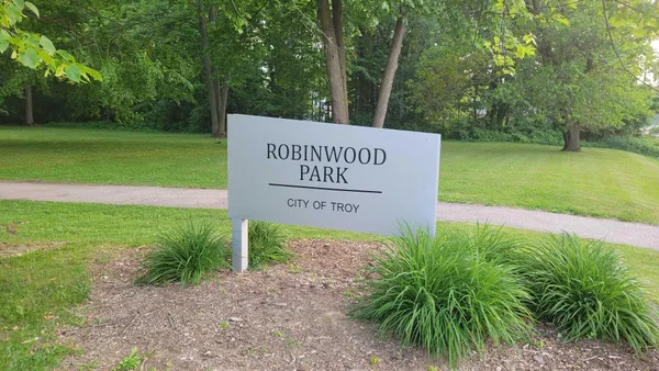 $2,500 | 655 Robinwood Drive, Troy, MI 48083
