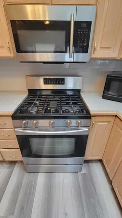 $2,500 | 655 Robinwood Drive, Troy, MI 48083