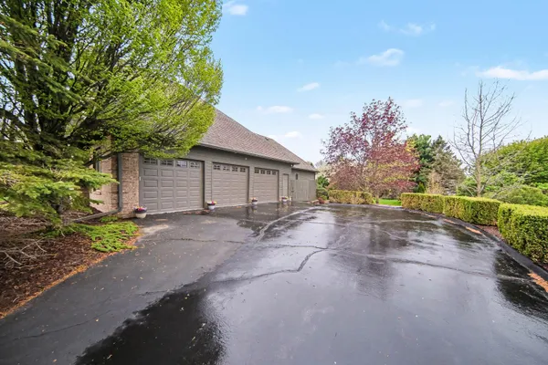 $1,055,000 | 1835 Brookview Drive, Saline, MI 48176