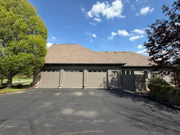 $1,055,000 | 1835 Brookview Drive, Saline, MI 48176