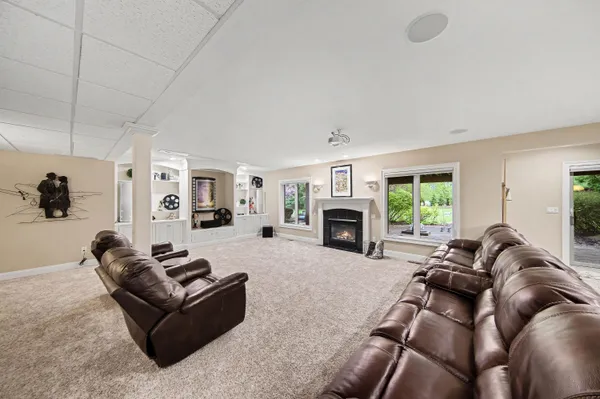 $1,055,000 | 1835 Brookview Drive, Saline, MI 48176