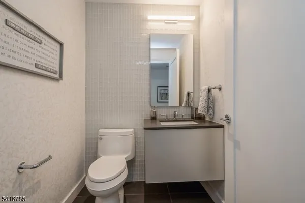 $8,000 | 15 Morris Avenue, Unit 216, Long Branch City, NJ 07740