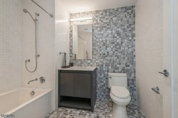 $8,000 | 15 Morris Avenue, Unit 216, Long Branch City, NJ 07740