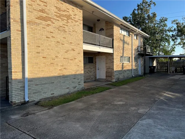 $1,150 | 7612 West Judge Perez Drive, Unit A, Arabi, LA 70032