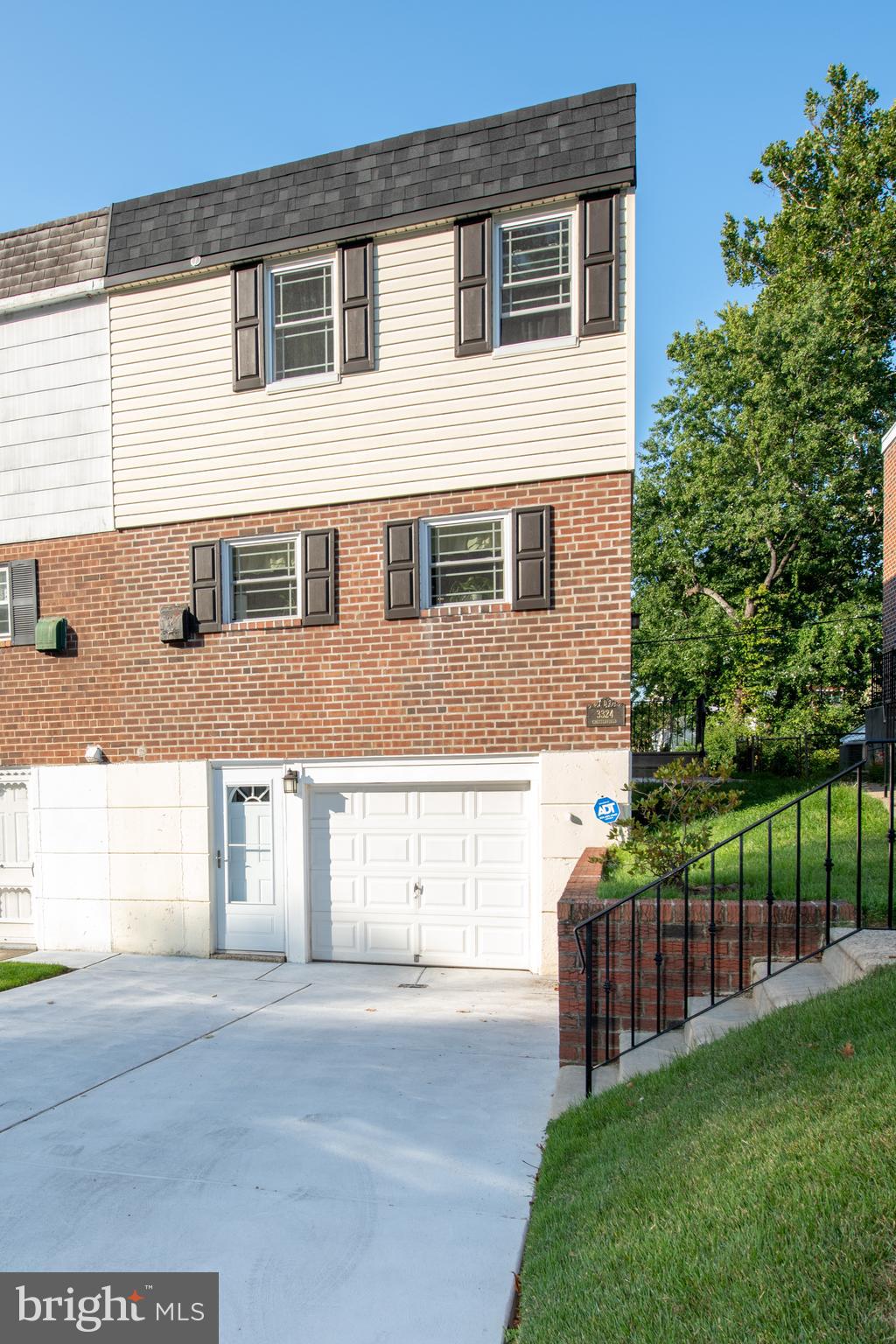 3324 Chesterfield Road Philadelphia, PA 19114 - Photo 2 of 35 Gallery Image 2