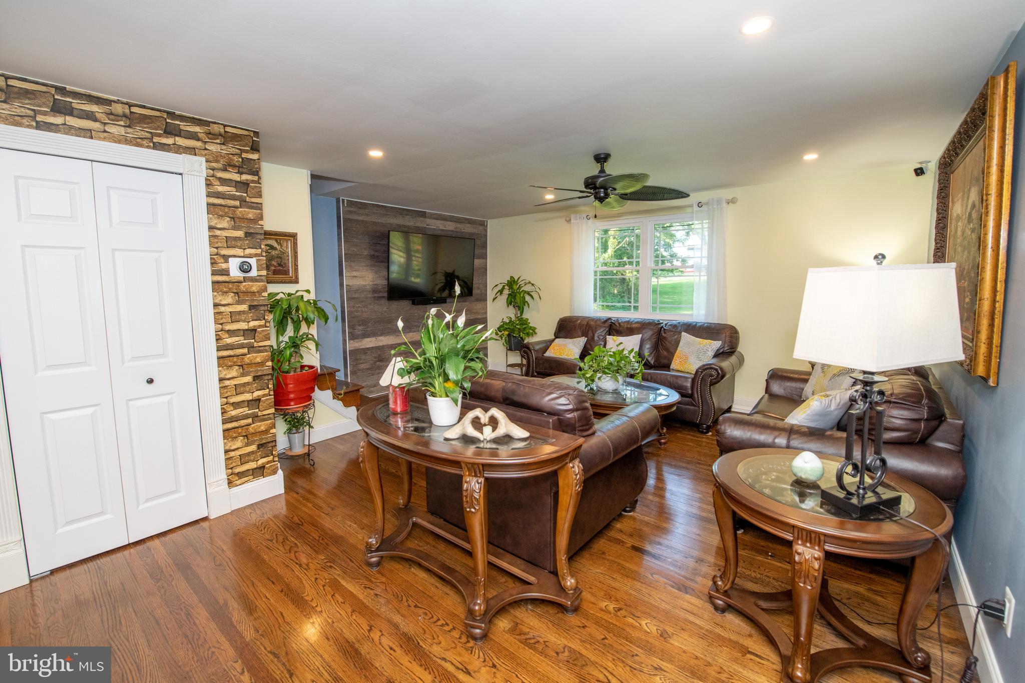 3324 Chesterfield Road Philadelphia, PA 19114 - Photo 5 of 35 Gallery Image 5