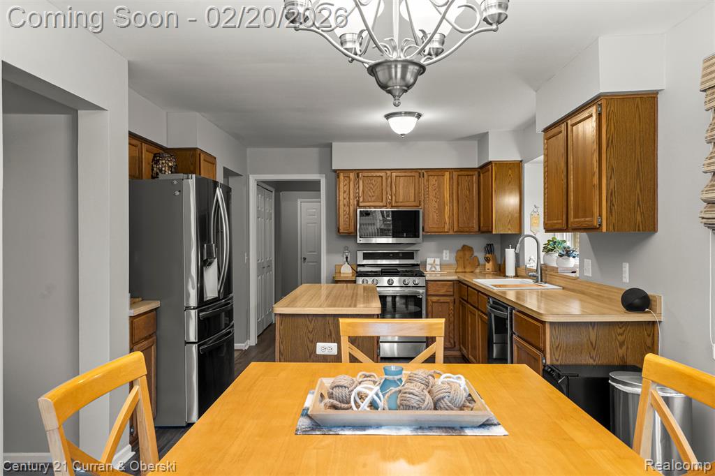 26802 Inverness Street Woodhaven, MI 48183 - Photo 16 of 47