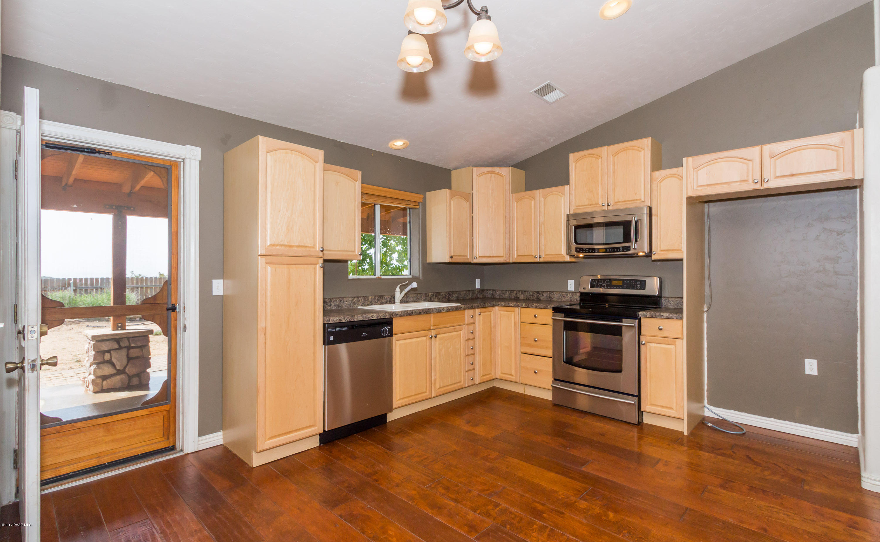 1375 North Triple D Ranch Road Dewey, AZ 86327 - Photo 6 of 16 006_Kitchen