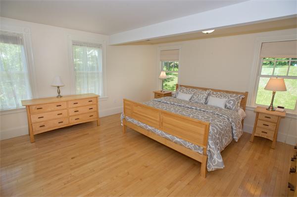 11 Leonard Road Lexington, MA 02420 - Photo 9 of 18 Gallery Image 9
