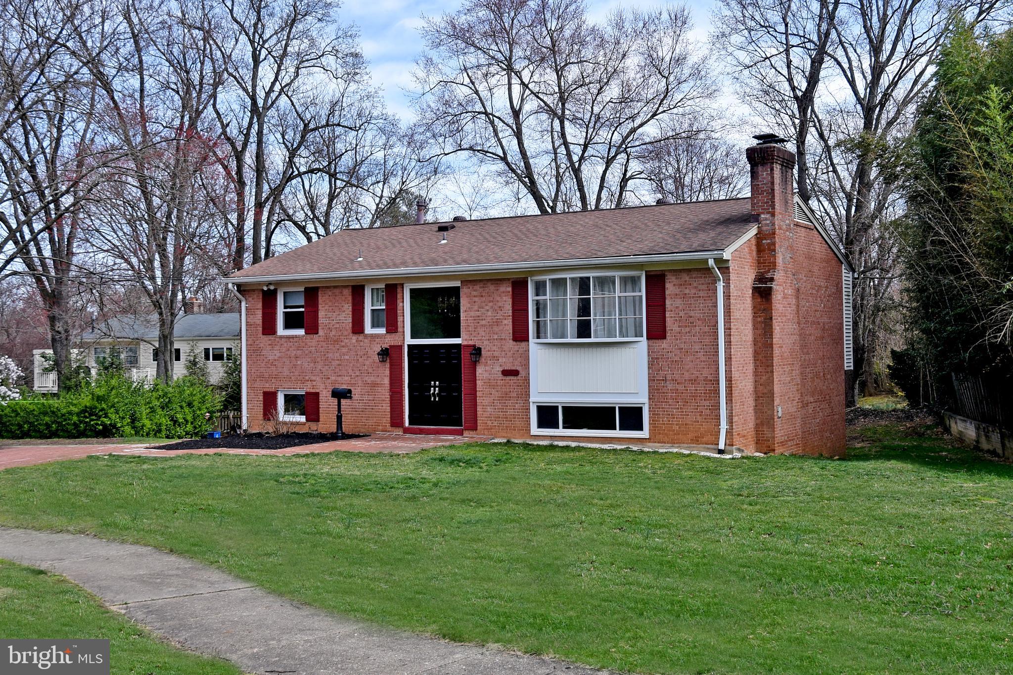 Lovely Home on a Private Cul-de-sac