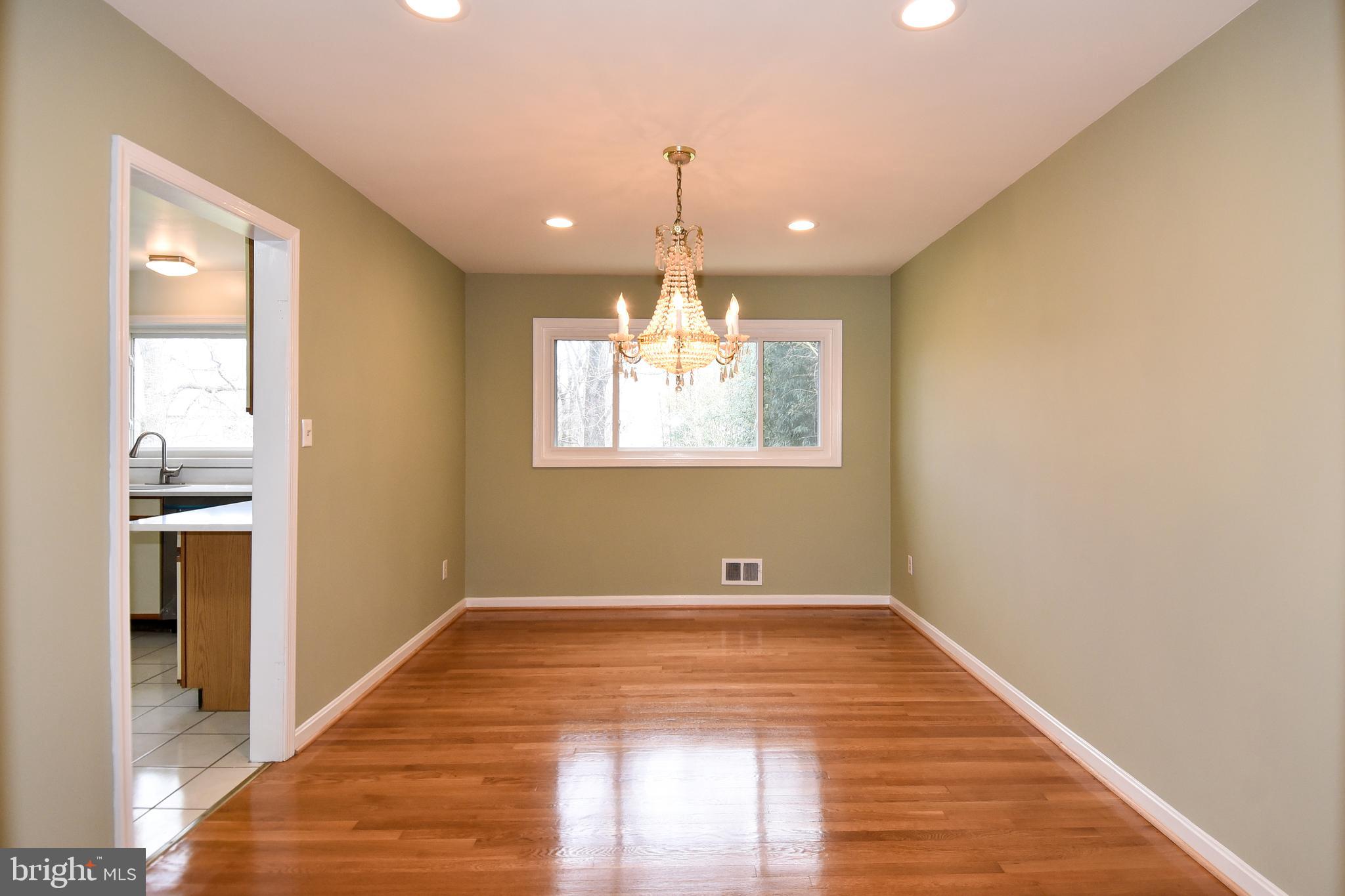 1043 Warbler Place McLean, VA 22101 - Photo 4 of 17 Dining Room