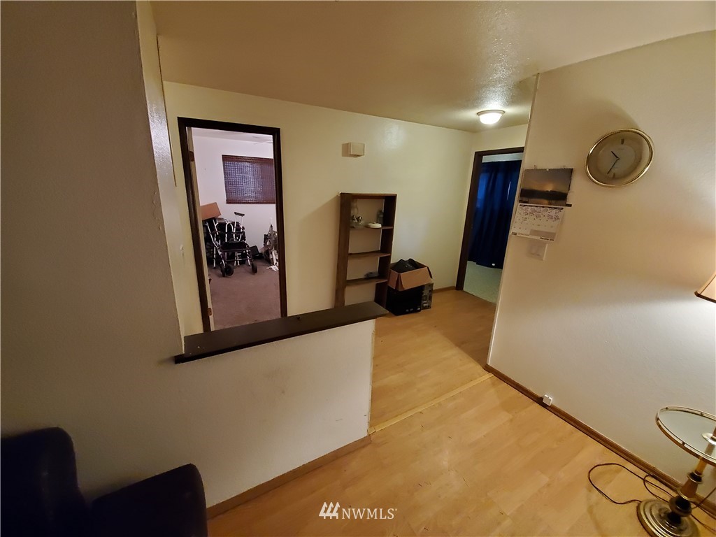 6076 Fazon Road Bellingham, WA 98226 - Photo 9 of 19 a view of a hallway with workspace