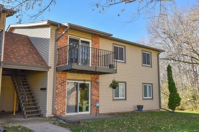 $179,900 | W170N11583 Armada Drive, Unit 16, Germantown, WI 53022