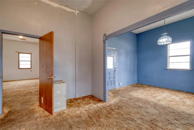 $285,000 | 701 Northeast 1st Street, Smithville, TX 78957