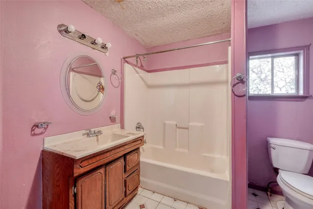 $285,000 | 701 Northeast 1st Street, Smithville, TX 78957