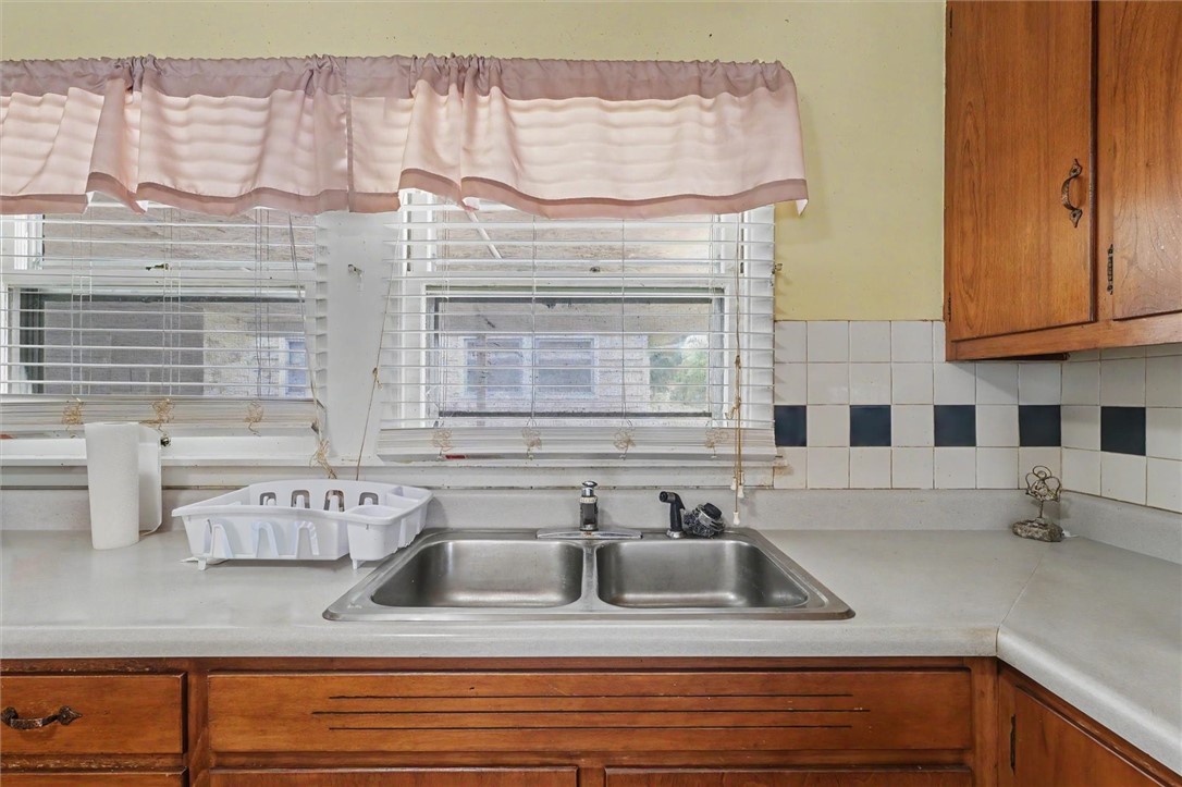 902 South Belmont Avenue Decatur, IL 62521 - Photo 9 of 39