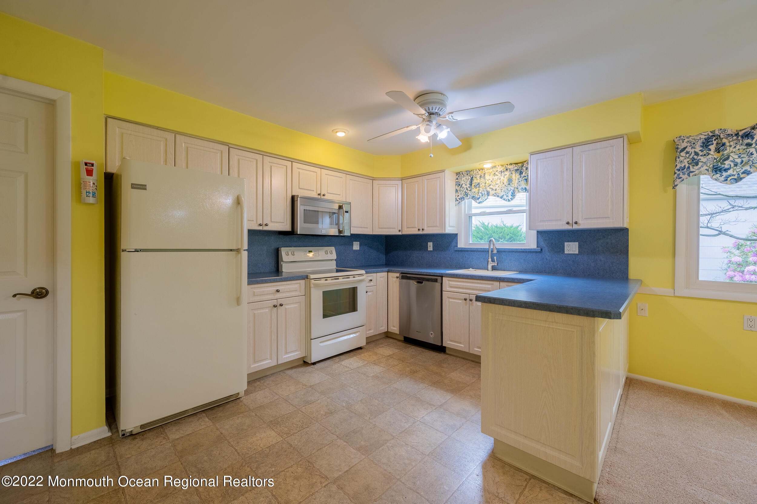 33 Patmore Road Brick, NJ 08724 - Photo 6 of 51 Kitchen 2