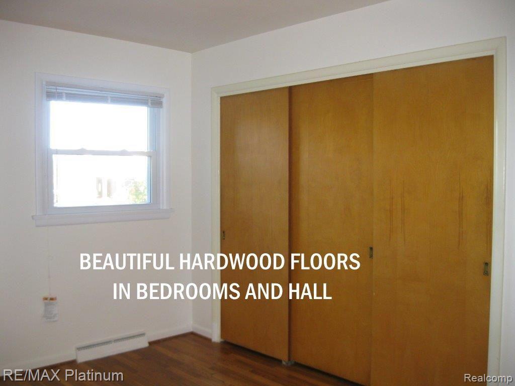 2610 Golf Club Road Howell, MI 48843 - Photo 10 of 13 HARDWOOD FLOORS.jpg