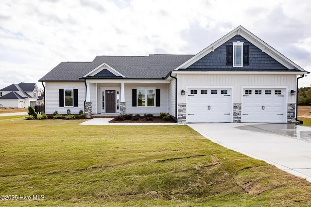 $357,500 | 101 Deer View Lane, Clinton, NC 28328