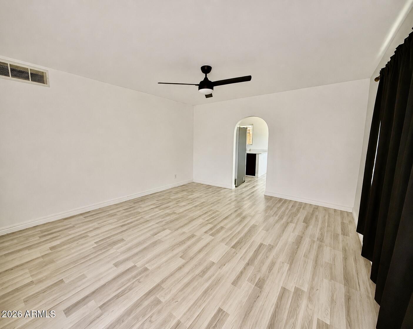 2701 West Ruth Avenue Phoenix, AZ 85051 - Photo 5 of 23 25005FE1-C1BF-4294-9F8A-5CB0108AB084
