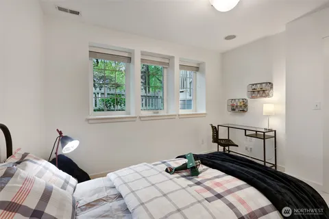 $850,000 | 5960 31st Avenue Southwest, Seattle, WA 98126