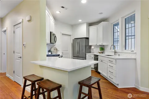 $850,000 | 5960 31st Avenue Southwest, Seattle, WA 98126