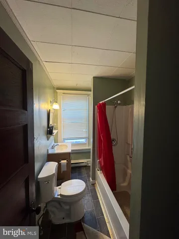 a view of empty room with window