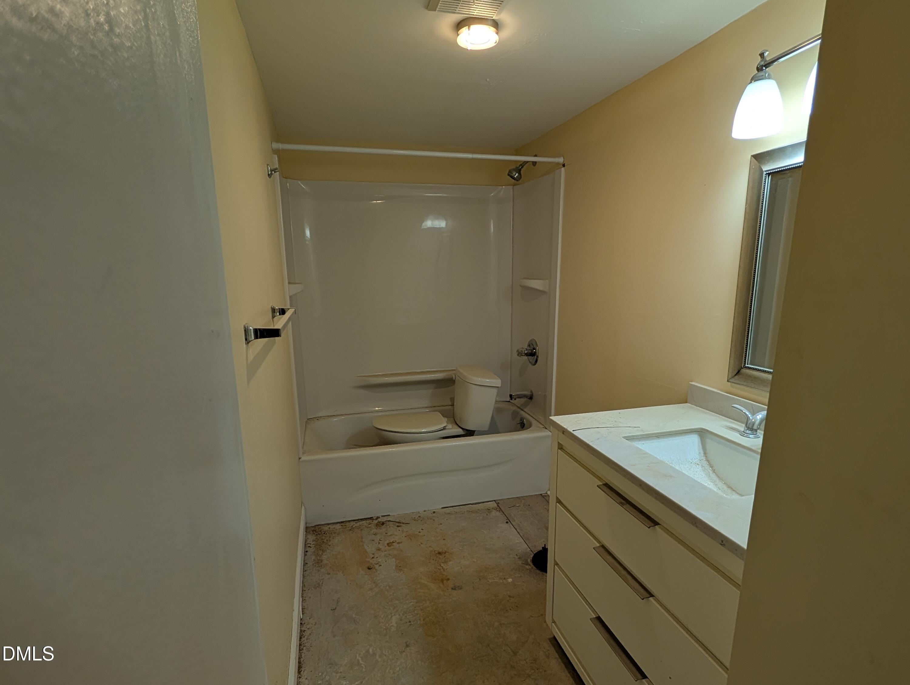 5800 Falls Of Neuse Road, Unit B Raleigh, NC 27609 - Photo 11 of 21 PXL_20250915_141515989