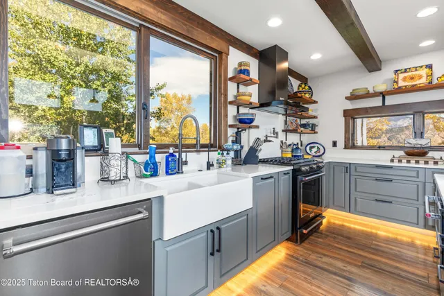 $3,950,000 | 399 Granite Rdg Drive, Alpine, WY 83128