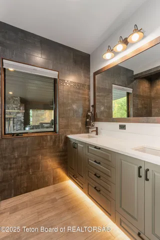 $3,950,000 | 399 Granite Rdg Drive, Alpine, WY 83128