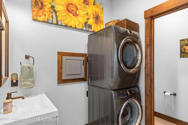 $3,950,000 | 399 Granite Rdg Drive, Alpine, WY 83128