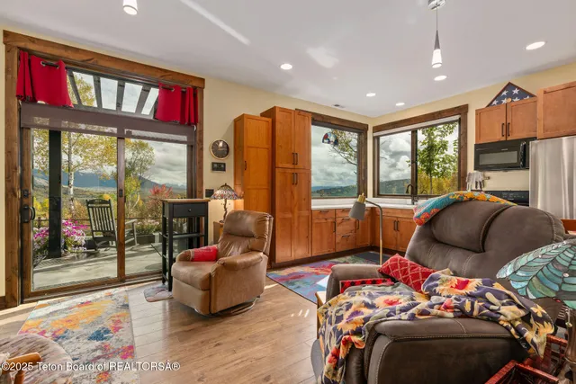 $3,950,000 | 399 Granite Rdg Drive, Alpine, WY 83128